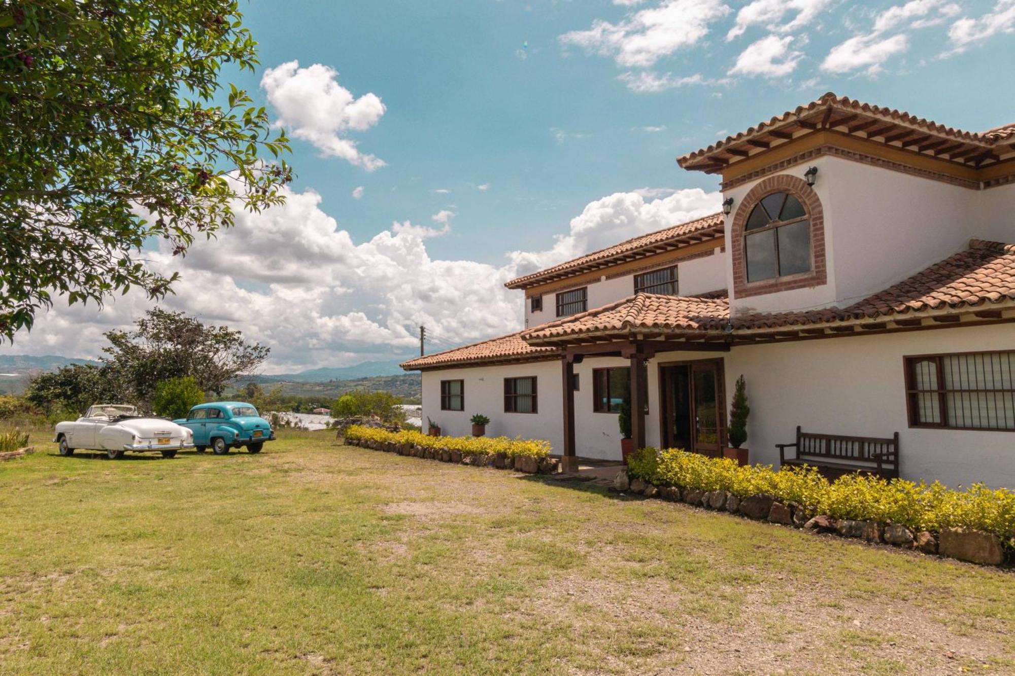 Artemisa Hotel Santa Sofía Exterior photo